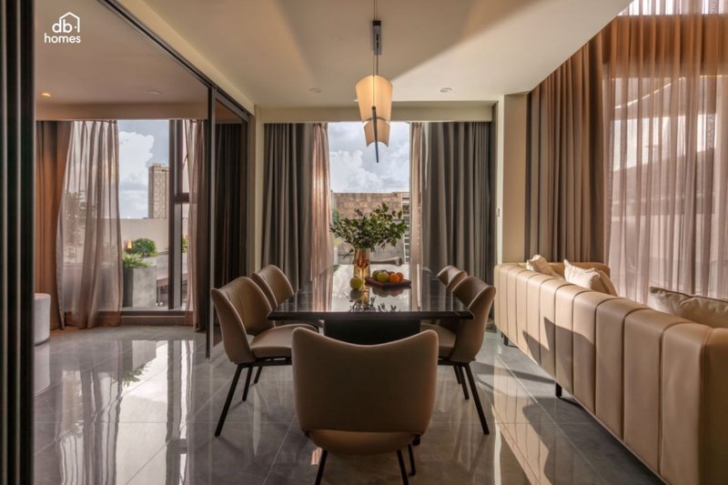 Bộ bàn ghế không chỉ đơn thuần là nơi dùng bữa, mà còn là nơi thể hiện phong cách và cá tính của gia chủ