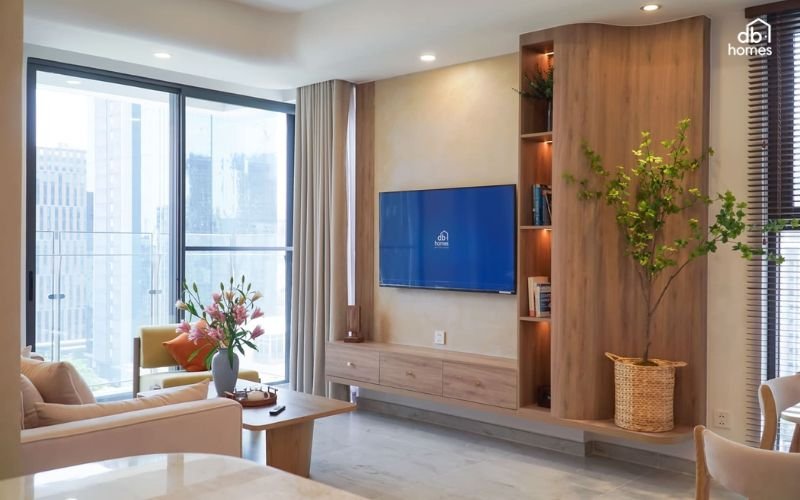 Phòng khách chung cư thường có diện tích hạn chế, do đó cần thiết kế sao cho tối ưu không gian mà vẫn đảm bảo sự thoải mái