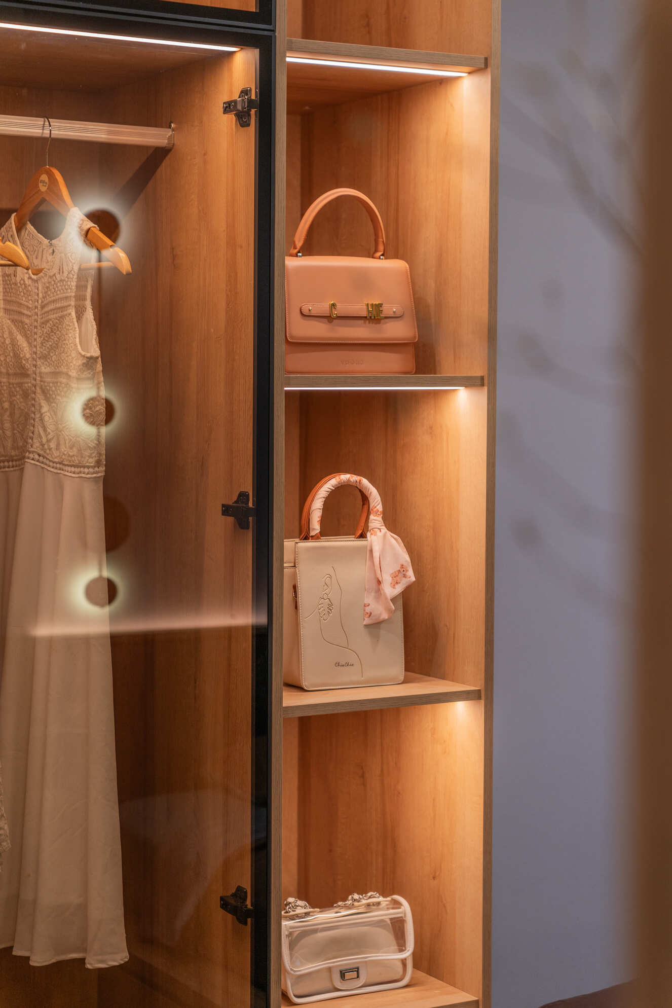 Một số hình ảnh của phòng ngủ Master của căn hộ Traquil Harour.