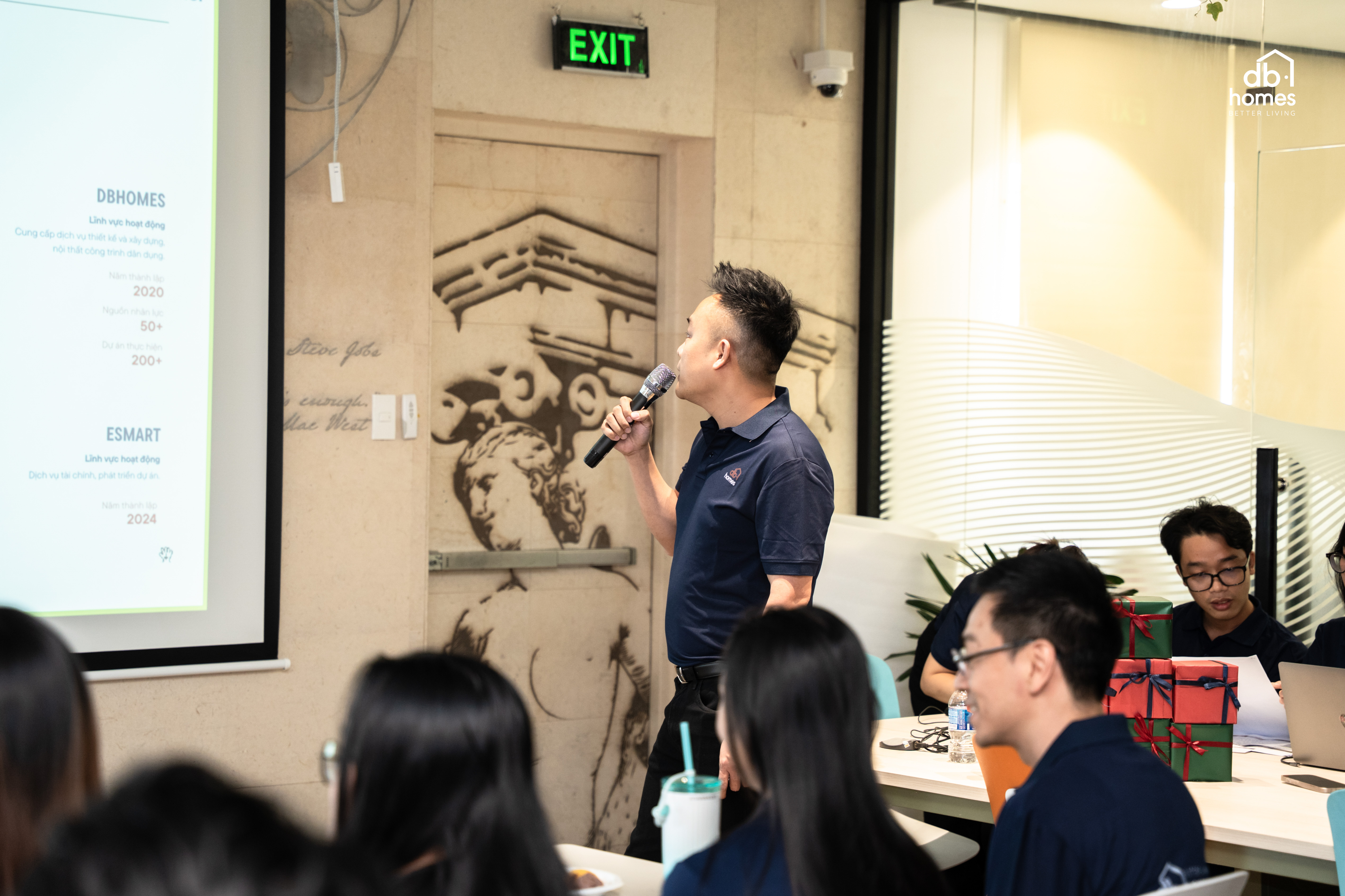 Đại diện Ban Lãnh đạo DBHOMES chia sẻ tại chương trình