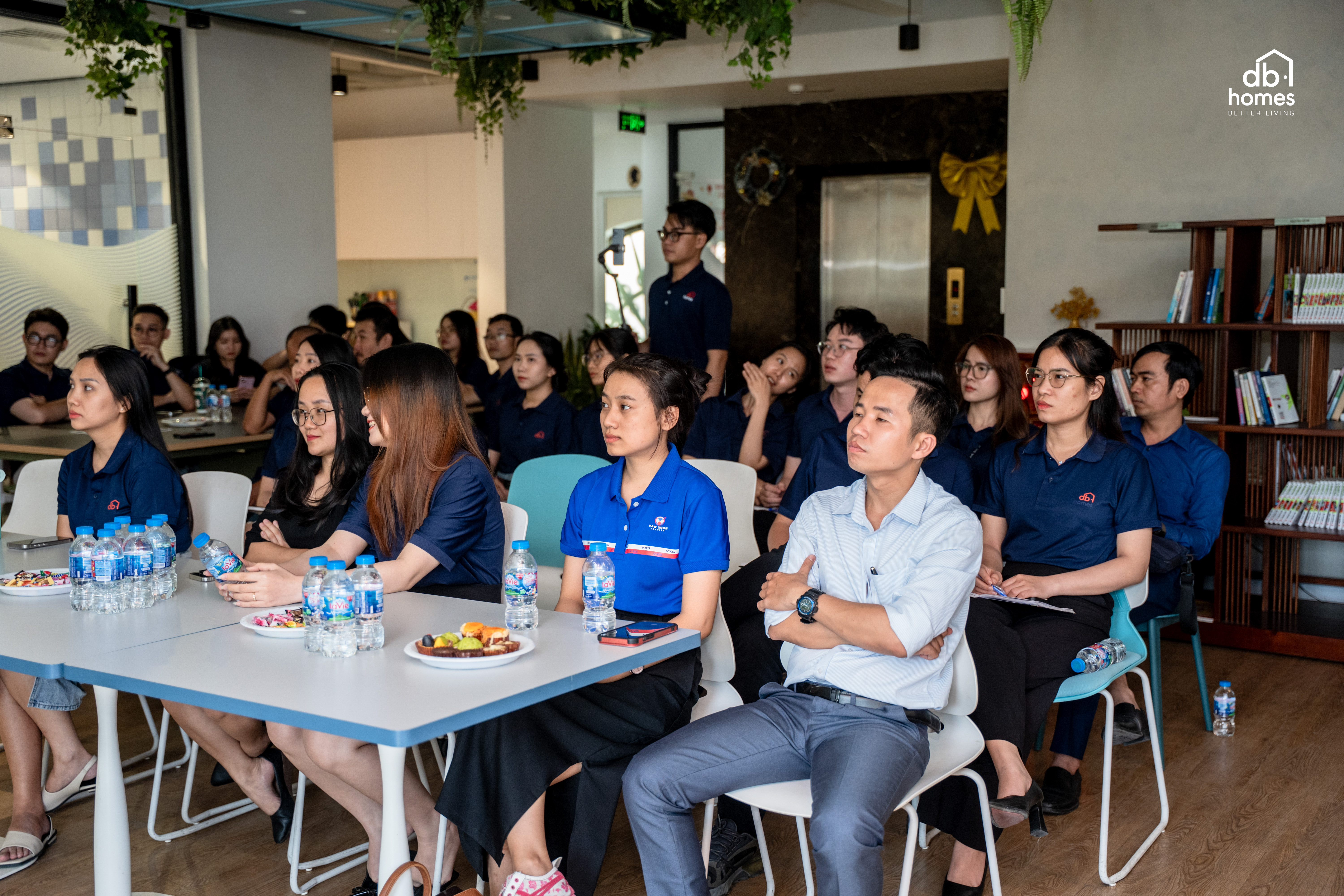 Đại diện Ban Lãnh đạo DBHOMES chia sẻ tại chương trình